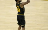 Tentative à trois points de Andrew Wiggins des Golden State Warriors contre les Dallas Mavericks en finale de Conférence Ouest en NBA le 18 mai 2022 au Chase Center à San Francisco