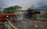 Saint-Paul : incendies en séries à proximité de la quatre voies, la dépendance d'une maison partie en fumée