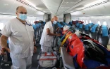 avion boeing 787 air austral présentation évacuations sanitaires aéroport roland garros