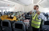 avion boeing 787 air austral présentation évacuations sanitaires aéroport roland garros