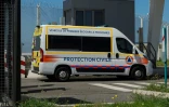 Un véhicule de la protection civile française lors d'opérations de secours franco-britanniques après le naufrage d'une embarcation de migrants dans la Manche, le 12 août 2023 dans le port de Calais 