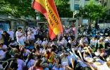 La foule attend la messe célébrée par le pape à Madrid le 7 juin 2026