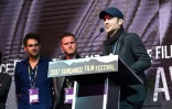 Le réalisateur d'"Icarus" Bryan Fogel reçoit le prix Orwell au festival de Sundance à Park City dans l'Utah, le 28 janvier 2017