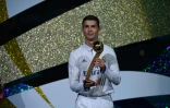 La mégastar Cristiano Ronaldo, ici sacré meilleur joueur du Mondial des clubs à Yokohama, le 18 décembre 2016, est ciblé par le foot chinois