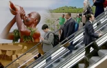A la COP 23, un poster des Iles Fidji accueille les visiteurs à Bonn, le 6 novembre 2017