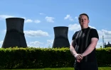Chris Hamilton, devant la raffinerie de Grangemouth, dans le sud de l'Écosse, le 7 mai 2025