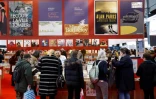 Des visiteurs au Salon du Livre de Paris, le 16 mars 2018 au Parc des Exposition à Paris
