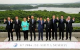 François Hollande avec les chefs d'Etat et de gouvernement du G7 à Ise au Japon le 26 mai 2016