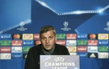 L'entraîneur de Lyon Bruno Genesio en conférence de presse, le 17 octobre 2016 au Parc OL
