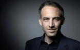 Raphaël Glucksmann, ex-tête de liste PS aux européennes, pose lors d'une séance photo à Paris, le 23 avril 2019