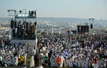 Les pèlerins se rassemblent avant la messe de clôture des Journées mondiales de la jeunesse (JMJ), à Lisbonne le 6 août 2023