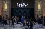 Des membres du Comité international olympique à Costa Navarino en Grèce avant l'élection du nouveau président de l'instance, le 19 mars 2025 