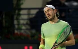 Le Français Lucas Pouille face à l'Espagnol Roberto Bautista en finale du tournoi de DubaÏ, le 3 mars 2018