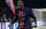 Le Parisien Nuno Mendes après avoir inscrit le troisième but du PSG face à Aston Villa en quart de finale aller de Ligue des champions le 9 avril 2025 au Parc des Princes