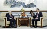 L'ancien secrétaire d'Etat américain Henry Kissinger et le chef de la diplomatie chinoise Wang Yi (d), lors d'une rencontre à Pékin, le 19 juillet 2023