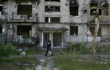 Un immeuble d'habitation détruit par les bombardements à Lyman, dans la région ukrainienne de Donetsk, le 29 avril 2025