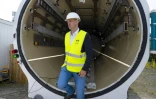 Roel van de Pas, directeur commercial de la société néerlandaise Hardt Hyperloop, lors d'une visite de presse, à Veendam, aux Pays-Bas, le 7 septembre 2023