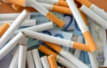 Le gouvernement compte sur une nouvelle taxe sur les fournisseurs de tabac, qui doit rapporter quelque 130 millions d'euros