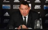 Le sélectionneur des All Blacks Steve Hansen en conférence de presse, le 27 juillet 2019 à Wellington