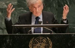 Elie Wiesel, prix Nobel de la paix et survivant de la Shoah intervient à l'ONU à New York, le 24 janvier 2005