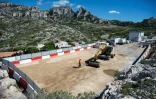 Des travaux de sécurisation de dépôts de scories aux "Goudes", dans le 8e arrondissement de Marseille, à l'entrée sud de la ville et du Parc national des Calanques, le 11 septembre 2025