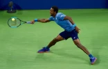 Le Français Gaël Monfils dace au Japonais Kei Nishikori au 2e tour de l'US Open, le 30 août 2018 à New York  