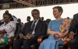 Kofi Annan et sa femme Nane Marie (à droite) assistent à l'investiture du président ghanéen Nana Akufo-Addo, à Accra, au Ghana, le 07 janvier 2017