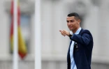 L'attaquant portugais du Real Madrid Cristiano Ronaldo fête la 3e victoire finale du Real Madrid en Ligue des champions à Kiev 