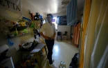 Le député LFI Hadrien Clouet inspecte une cellule à la prison de Toulouse-Seysses le 7 août 2025