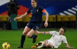 Charlotte Bilbault avec le brassard de capitaine de l'équipe de France contre la Suisse en amical le 23 février 2021 à Metz