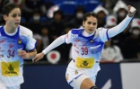 L'Espagnole Almudena Rodriguez (d) lors du Mondial féminin de handball, le 10 décembre 2019 à Kumamoto