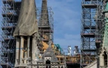 Des ouvriers travaillent sur le chantier de reconstruction de Notre-Dame de Paris, le 24 juillet 2019