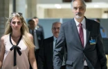 L'ambassadeur syrien auprès des Nations-Unies et chef de la délégation syrienne Bashar al-Jaafari arrive à la table des négociations à Genève, le 14 juillet 2017.