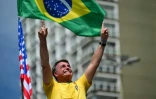L'ex-président Jair Bolsonaro lors d'une manifestation au bord de la plage de Copacabana, le 16 mars 2025, à Rio de Janeiro
