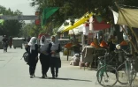 Des écolières afghanes dans une rue de Kaboul, le 15 août 2021