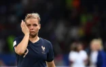 L'attaquante des Bleues Eugénie Le Sommer en larmes après l'élimination face aux USA en quarts de finale du Mondial à Paris le 28 juin 2019