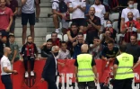 Le président de Nice Jean-Pierre Rivère après s'être adressé à ses supporteurs, lors du match contre l'OM, le 22 août 2021