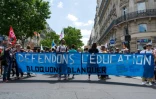 Des professeurs en grève défilent rue du Bac à Paris le 17 juin 2019, premier jour des épreuves du bac