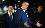 Le leader des Serbes de Bosnie, Milorad Dodik (c), à Banja Luka, le 26 février 2025