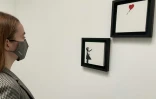 La version diptyque de "La Fille au ballon", de Banksy, exposée chez Christie's à Londres le 1er octobre 2021