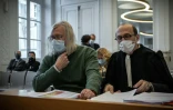 Le professeur Didier Raoult et son avocat Fabrice Di Vizio lors d'une audience devant la chambre disciplinaire de l'Ordre des médecins de Nouvelle-Aquitaine, le 5 novembre 2021 à Bordeaux