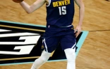 Nikola Jokic des Denver Nuggets contre les Charlotte Hornets en NBA le 11 mai 2021 au Spectrum Center Ă Charlotte