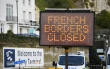 Panneau lumineux indiquant la fermeture des frontières avec la France, au port de Douvres (Royaume-Uni), le 22 décembre 2020