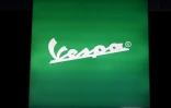 Le Logo de Vespa au salon de l'automoblie de Greater Noida près de New Dehli en Inde, le 4 février 2016 
