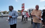 Mercredi 12 octobre 2011 - L'ARCP mène une opération de sensibilisation sur les prix des carburants et du gaz à la station Total de Sainte-Marie