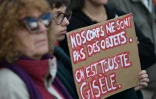 Une personne tient une pancarte de soutien à Gisèle Pelicot, victime de viols pendant une dizaine d'années, le 14 septembre à Rennes