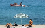 Installation de filets sur la plage de Boucan-Canot
