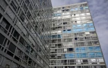 L'immeuble Mouchotte, conçu par l'architecte français Jean Dubuisson et inauguré en 1966 dans le cadre du projet de rénovation urbaine Maine-Montparnasse, le 5 avril 2026 à Paris