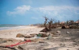 Les dégâts provoqués par le passage de l'ouragan Irma, le 7 septembre 2017 sur une plage de l'île de Saint-Martin