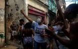 Des habitants de la favela de Jacarezinho protestent contre une sanglante opération antidrogue, le 6 mai 2021 à Rio de Janeiro, au Brésil